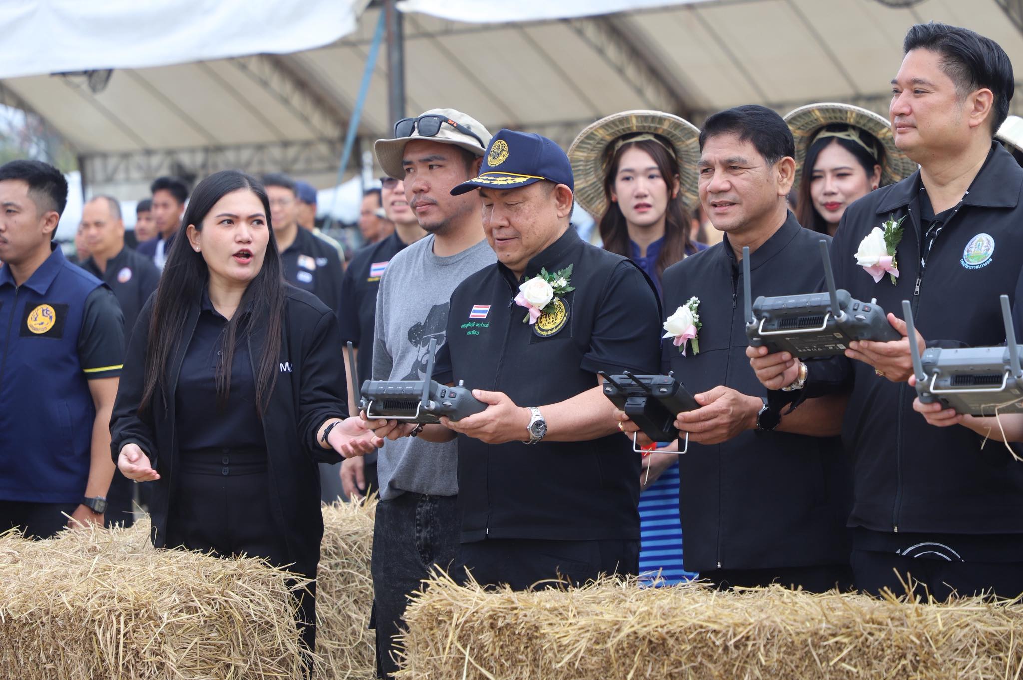 title - เลขาฯ ส.ป.ก. ร่วมงาน “ไถกลบ ตอซัง สร้างดินยั่งยืน ฟื้นสิ่งแวดล้อม”